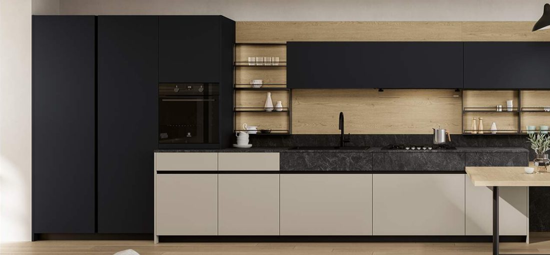 Cucina nero opaco e tortora con mensole in rovere